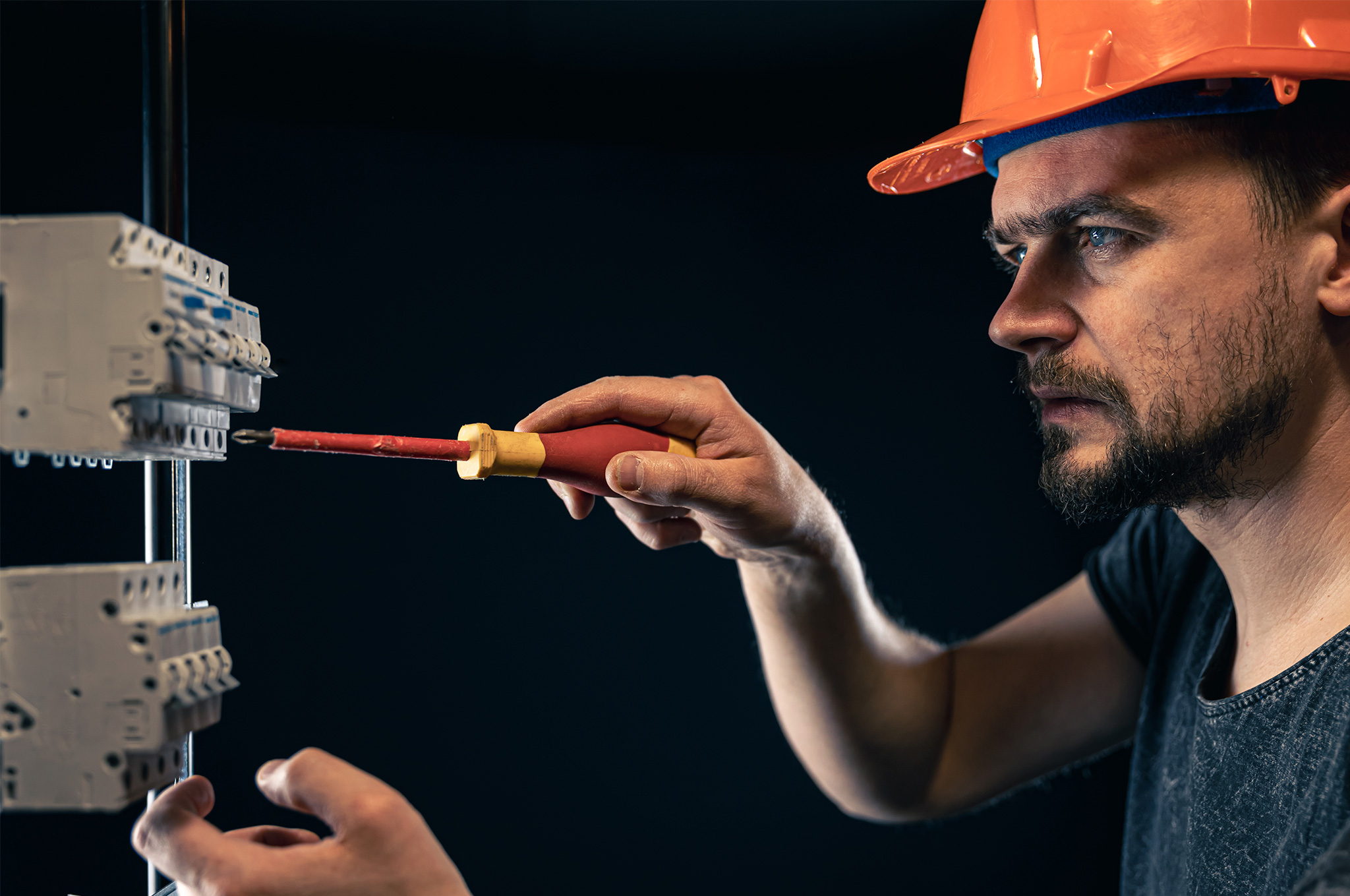 Los Mejores Consejos para Proteger tus Instalaciones Eléctricas 1 Los Mejores Consejos para Proteger tus Instalaciones Eléctricas