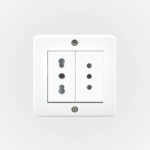 Casquete IP20 con Tomacorriente Doble 10A Mas 10/16A 250V Blanco